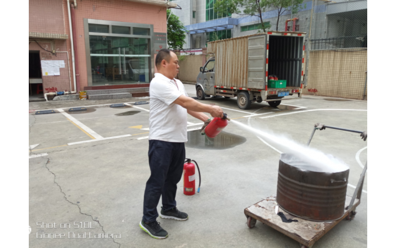 2018-5-9 培训如何使用灭火器-消防演习