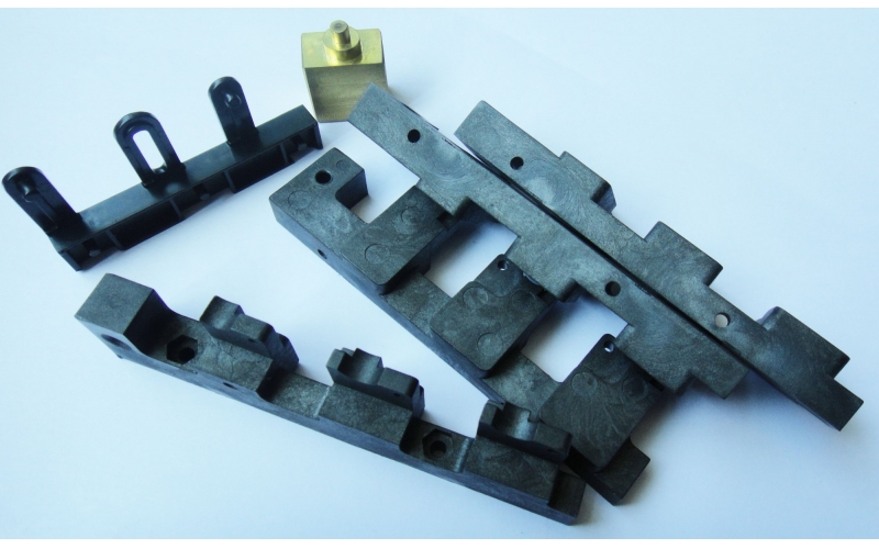 PPS+40GF也就是耐高温而且加40%玻纤的注塑件