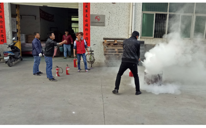 2017年3月消防演习-深圳市深模塑胶产品有限公司